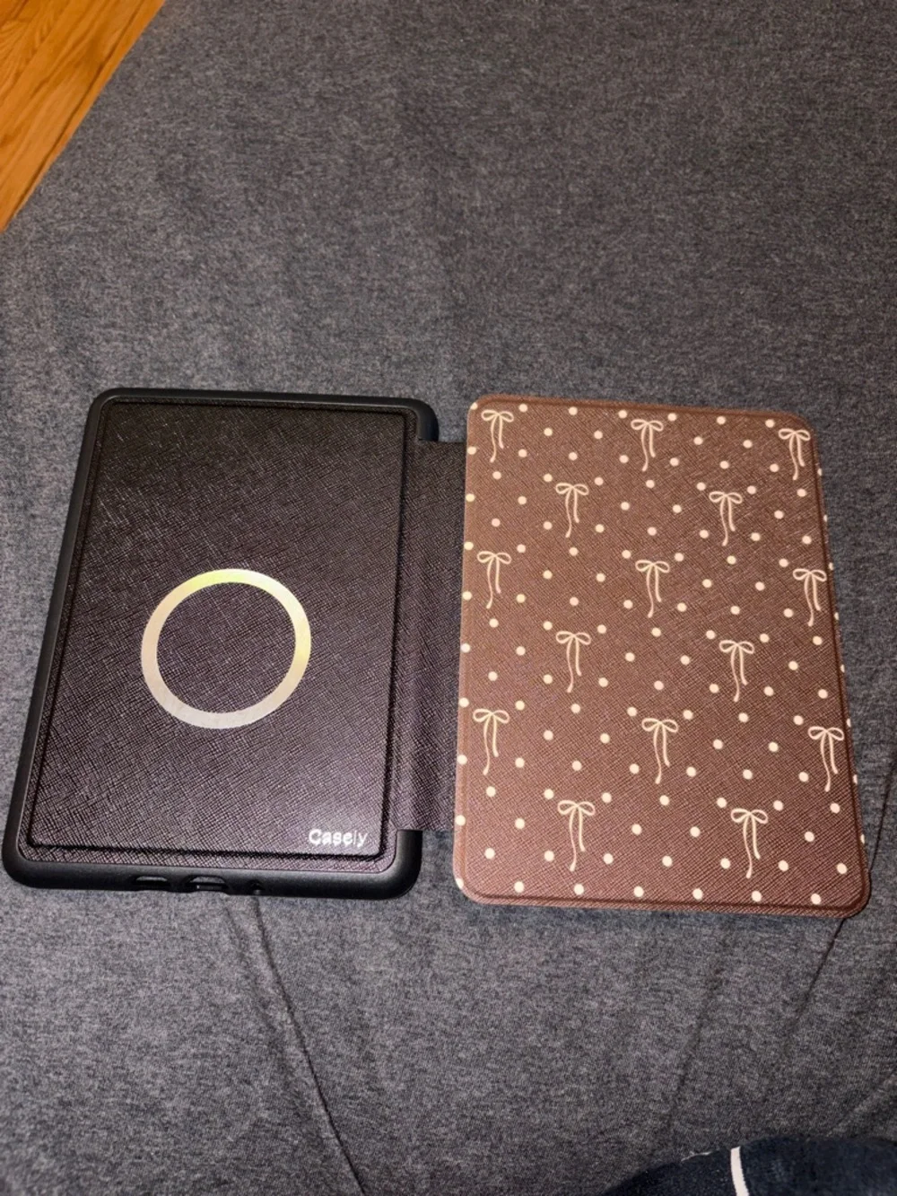 Teddy Bows Brown Polka Dot Kindle Case & Magnetic Bow Grip